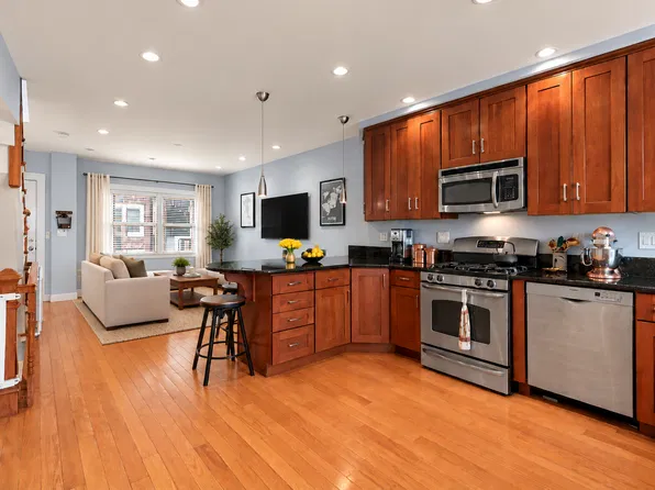 453 E 6th St, South Boston, MA 02127
