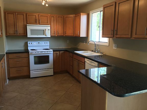 5th image of 3611 W Sunnyside Ave