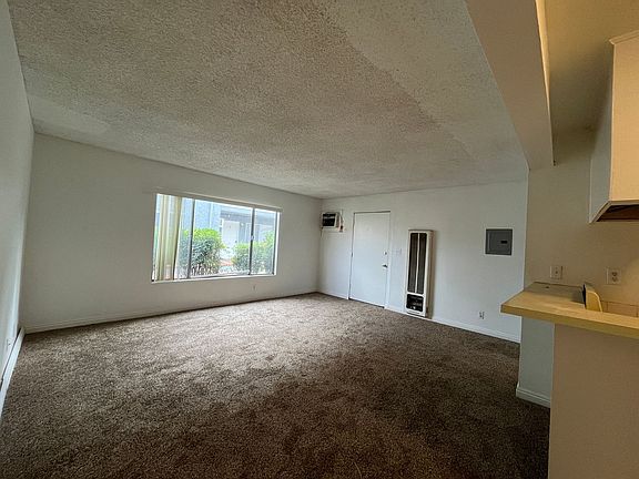 5th image of 911 Ventura Ave #4