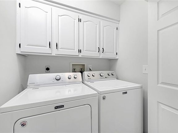 3rd image of 16143 W 147th Ter