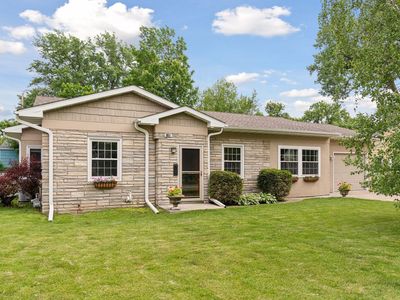 105 Ridgewood Dr, Hopkins, MN, 55343