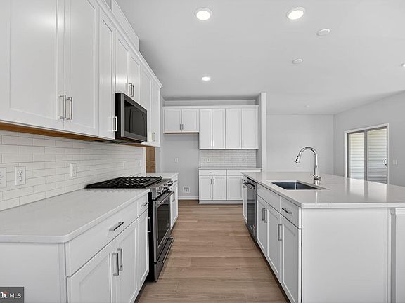 4th image of 616 Liberty Ridge Rd