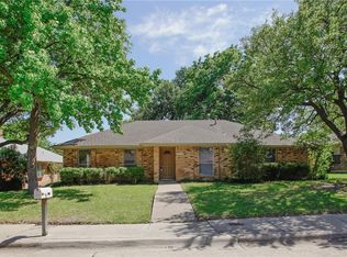1934 Sussex Dr, Carrollton, TX 75007