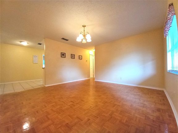 3rd image of 139 Hopkins Ave