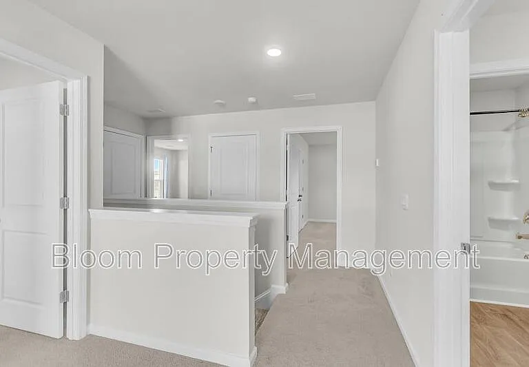 828 Lilyford Ln — Photo 35