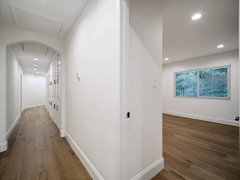 4732 Del Moreno Dr — Photo 11