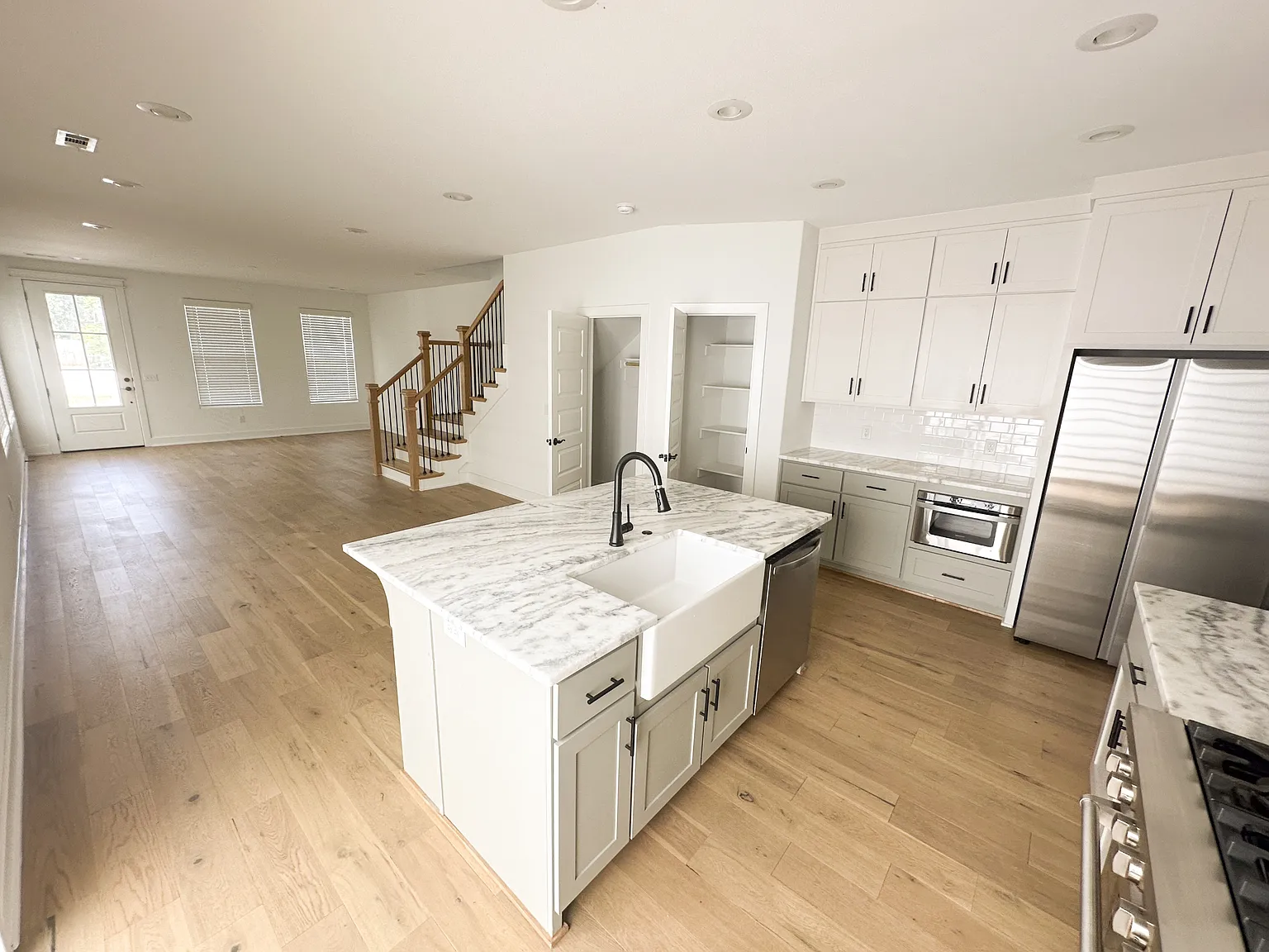 1246 West James Street - 2 — Photo 3