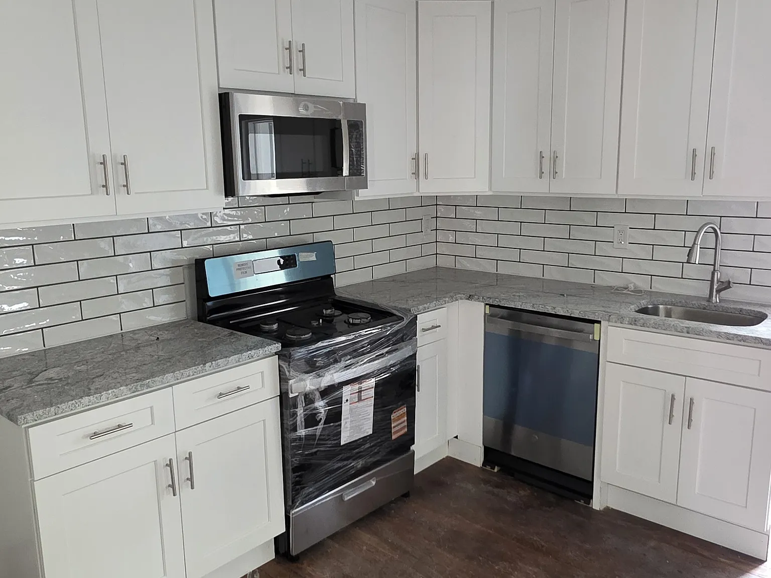 2 bed, 800 sqft, $1,499 — Photo 1