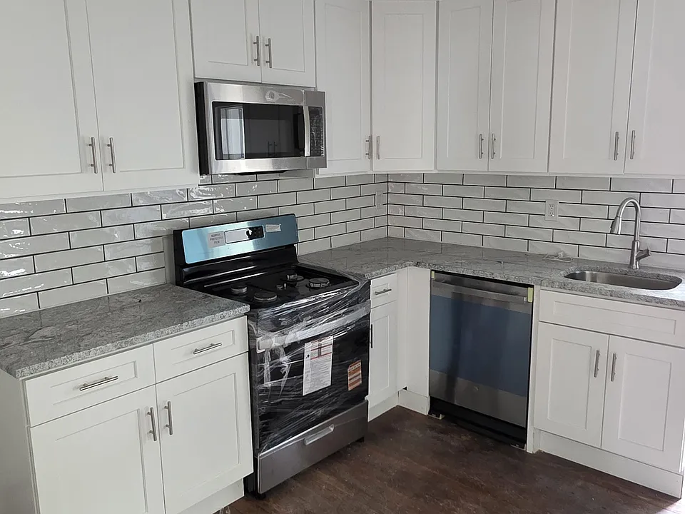 340 Congress St #2
