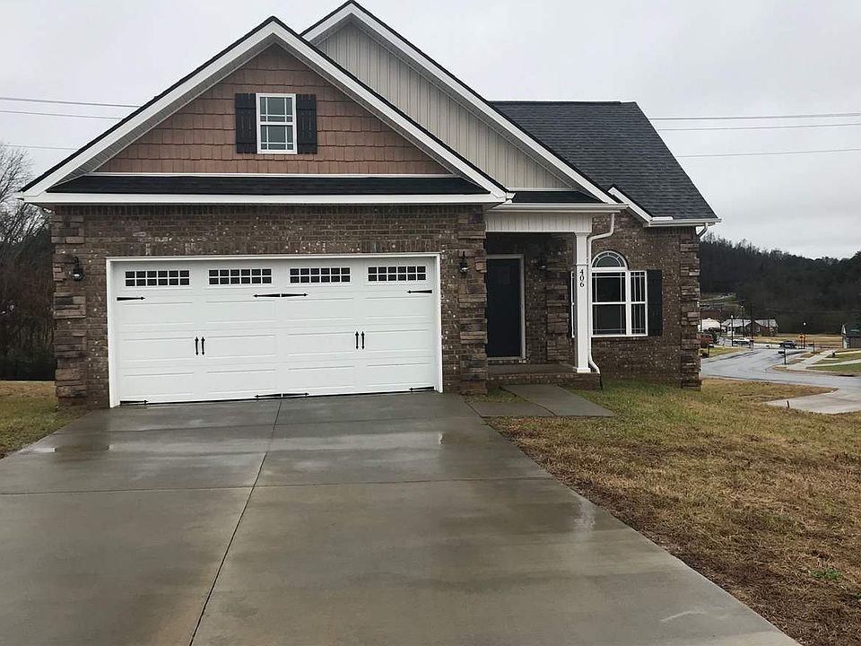 1st image of 406 Lochmere Greene Dr