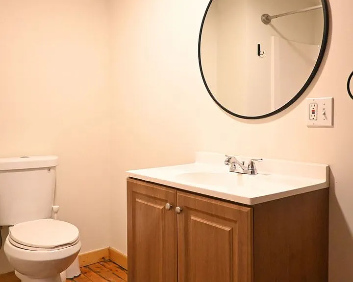 60 Dexter St — Photo 3