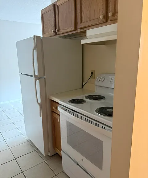2100 Aldrich Ave S #104 — Photo 4