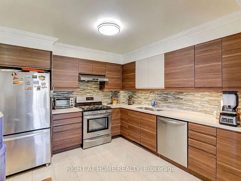 18 Goodfellow St — Photo 7