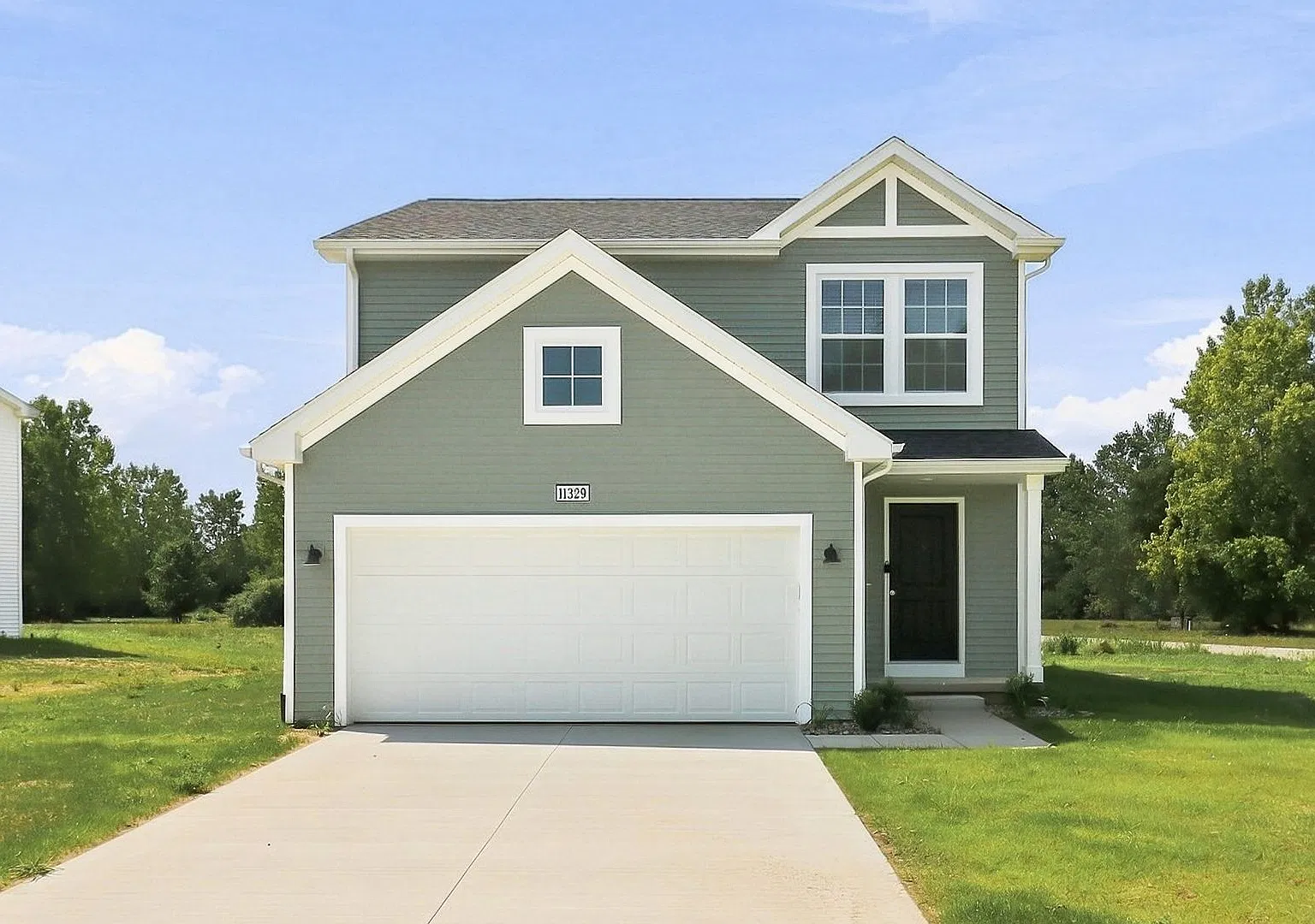 1 Month FREE Rent! Applied to Your First Full Month. Terms & Conditions Apply. — Photo 1