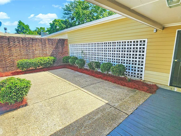 2067 Hazel Hedge Ln — Photo 25