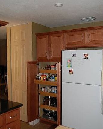 pull-out pantry