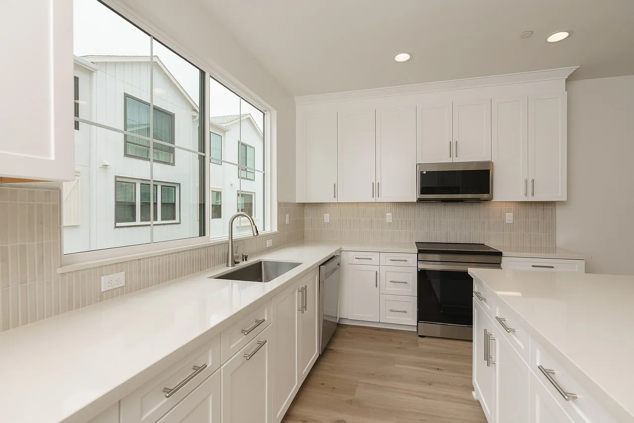 3 bed, 1739 sqft, $4,950 — Photo 3