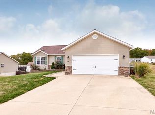 140 Wellington Dr, Troy, MO