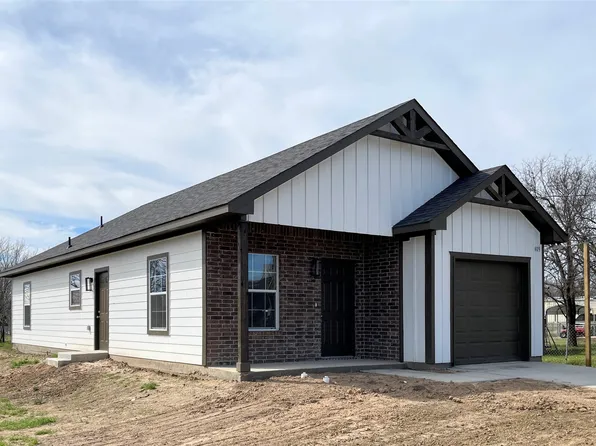 812 SE 15th St, Mineral Wells, TX 76067