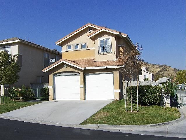 Like New 3 BDR - 2 BTH Home