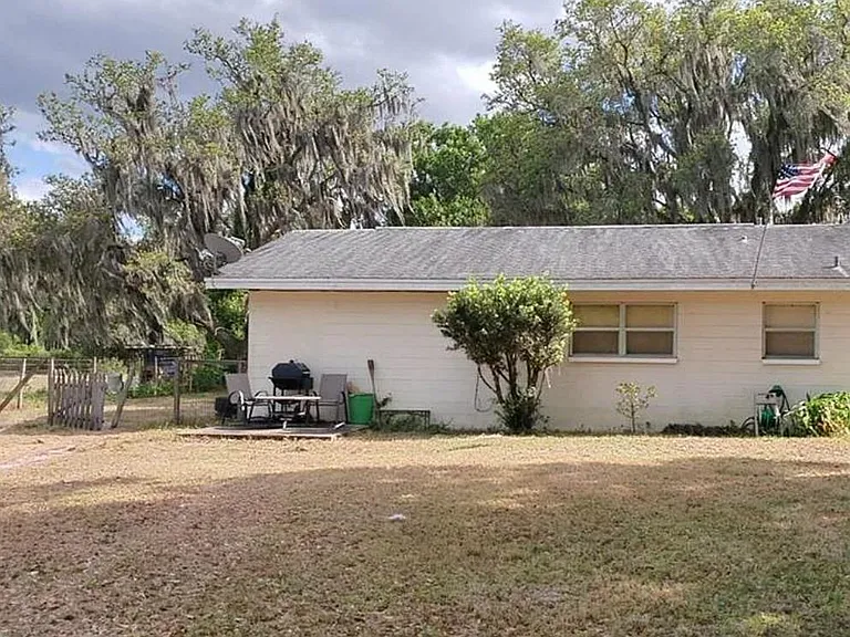 4425 Dietz Rd — Photo 1