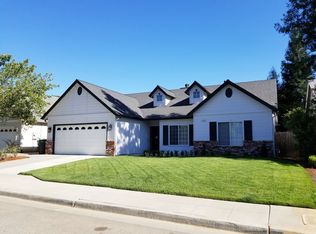 2153 E Poppy Hills Dr, Fresno, CA