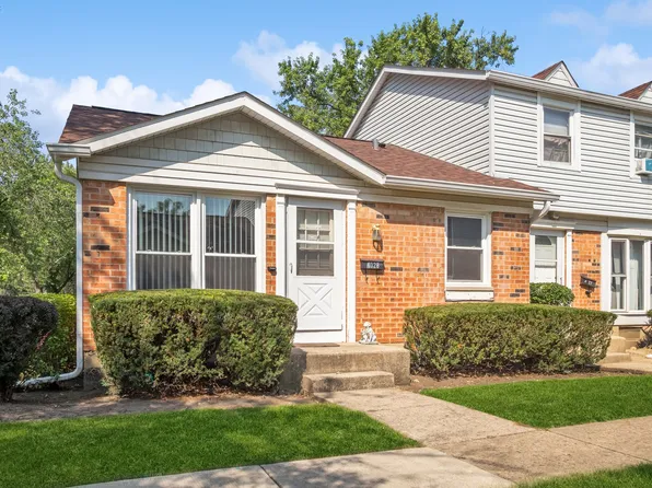4028 Oxford Ct, Streamwood, IL 60107