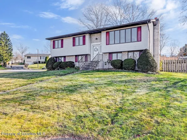 206 Willow Ln, Clarks Summit, PA 18411