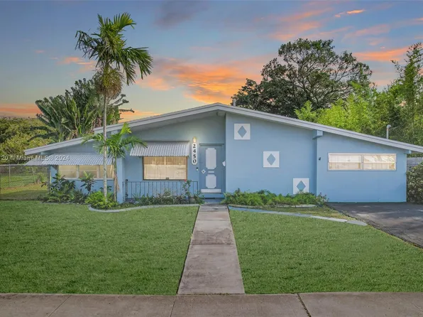 2450 NE 209th Ter, Miami, FL 33180