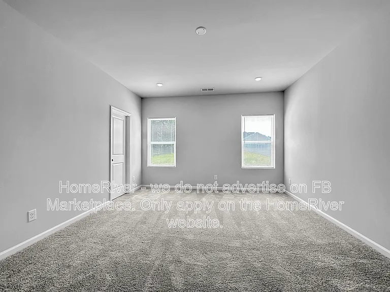 32 Foxton Pl — Photo 9