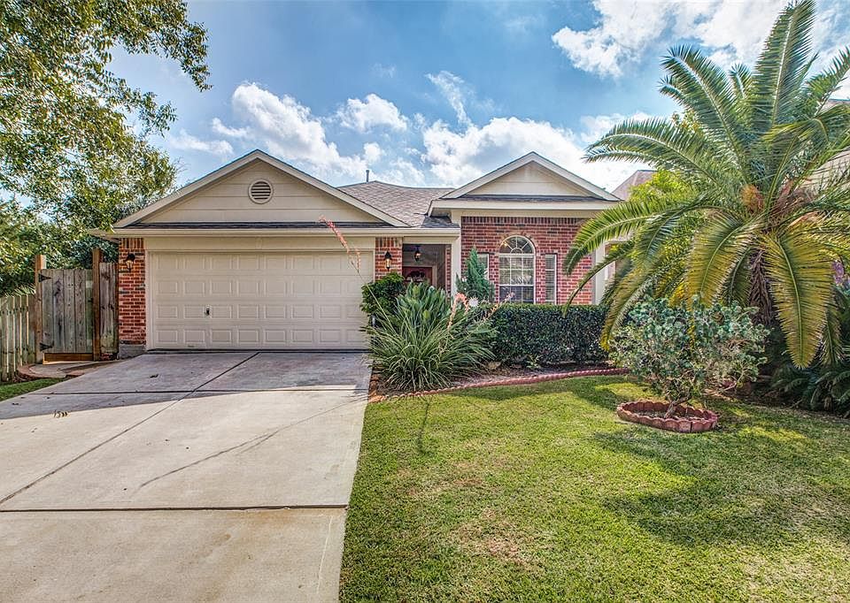 1st image of 115 Cove Cir