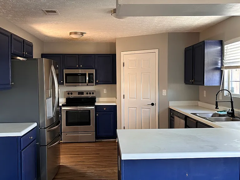 991 Carriage Trace Way — Photo 2