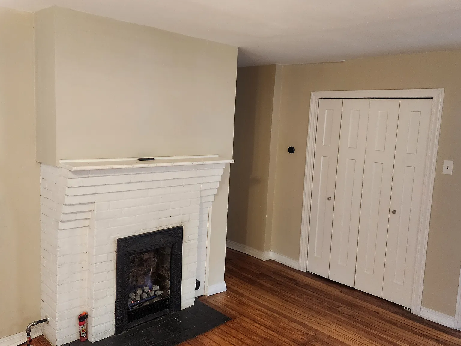3 bed, 1200 sqft, $2,350 — Photo 4