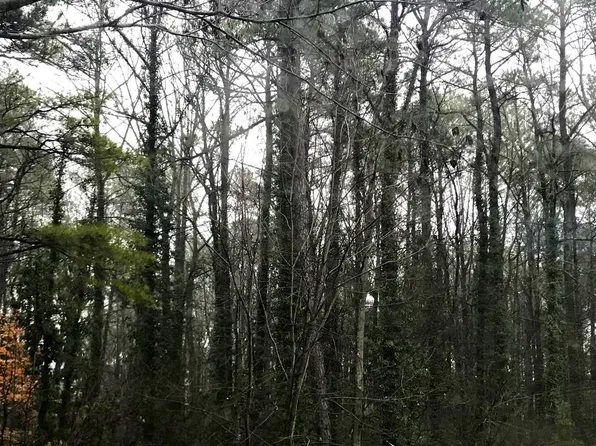 215 Lessin Dr, Lusby, MD 20657