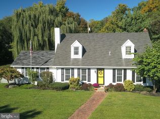 1950 Debbie Dr, York, PA 17403