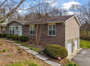 8802 Gatwick Dr, Knoxville, TN 37922