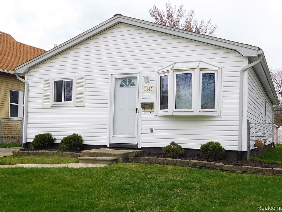 1st image of 1146 E Harry Ave