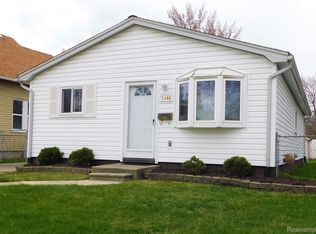 1146 E Harry Ave, Hazel Park, MI 48030