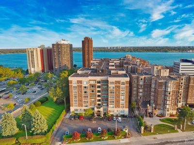 8120 E Jefferson Ave APT 2F, Detroit, MI, 48214