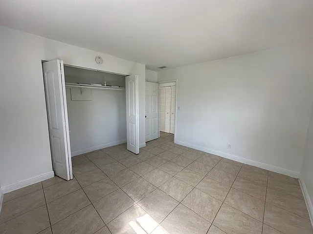 5621 SW 36th Ct — Photo 15