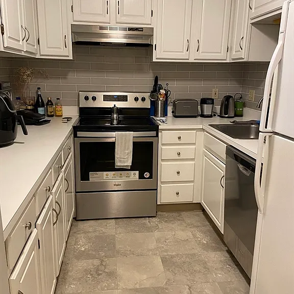 38 Carter St #202 — Photo 1