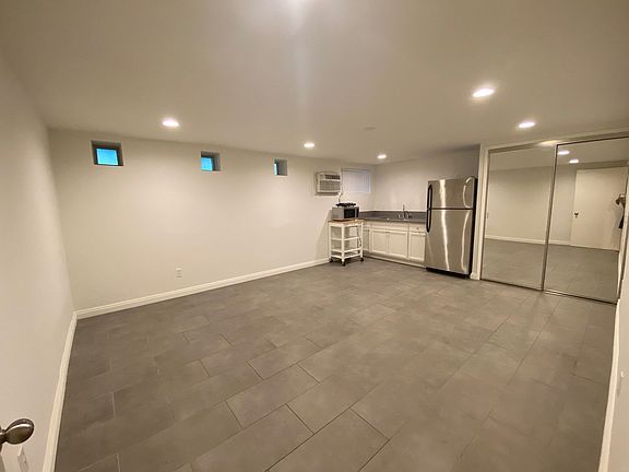 2nd image of 10914 Rose Ave Unit 10