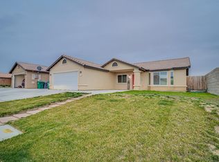 196 Aguirre Ave, Delano, CA 93215