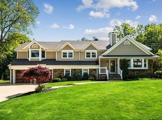 310 Woods End Rd, Westfield, NJ 07090