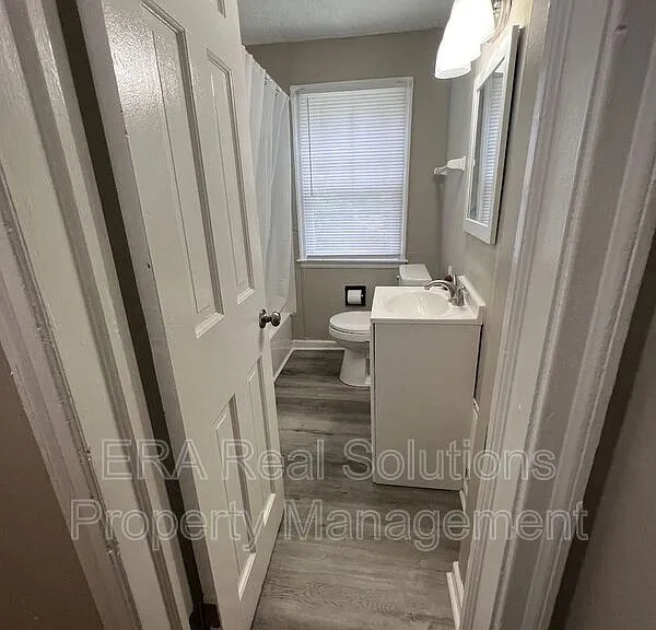 90 N Waverly St — Photo 8