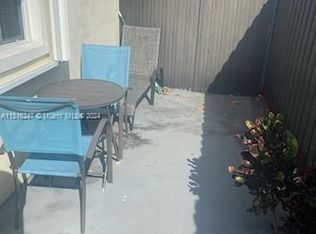 3572 NW 39th Ave, Lauderdale Lakes, FL 33309