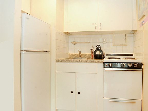 4th image of 5 Tudor City Pl APT 1819