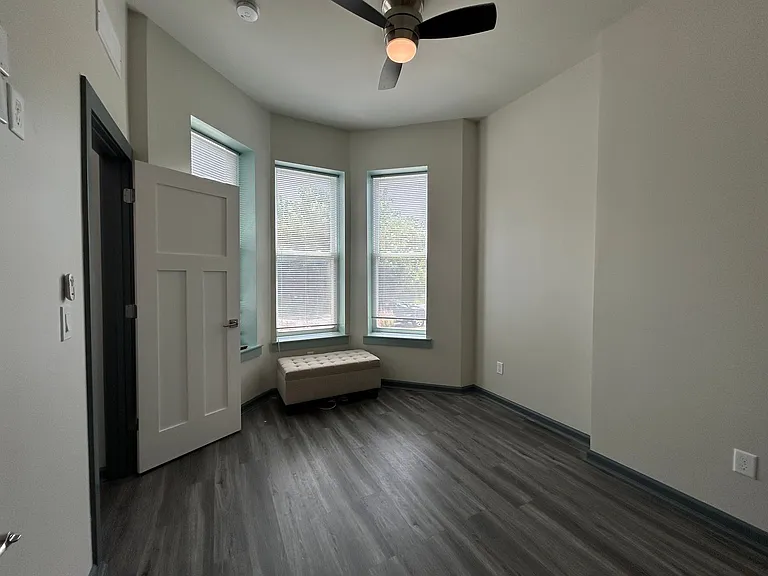 50 E Utica St — Photo 12