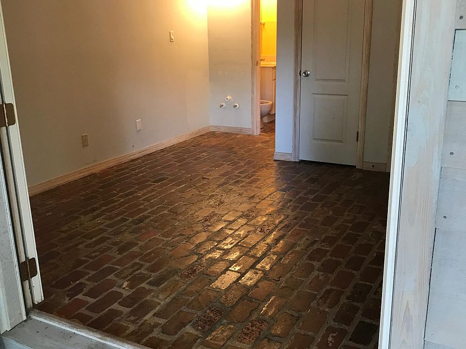 2nd image of 27435 Park Dr #B