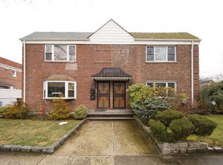 7373 198th St, Fresh Meadows, NY 11366